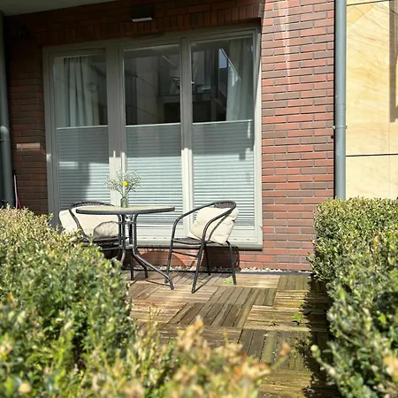 White Glove Deluxe Neptun Apartment