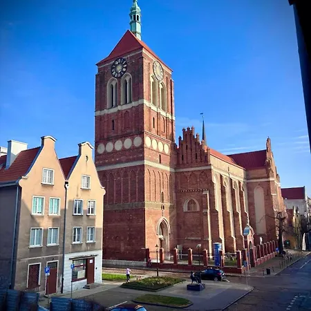 Apartment White Glove Neptun Stare *