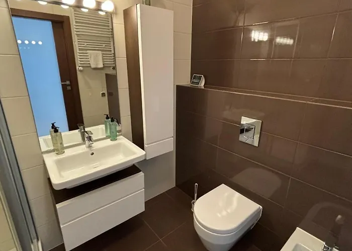 White Glove Neptun Stare Gdańsk