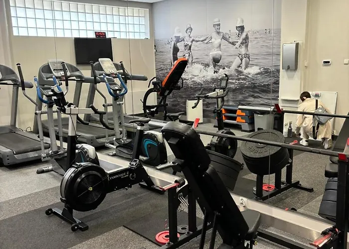 White Glove Neptun Stare *